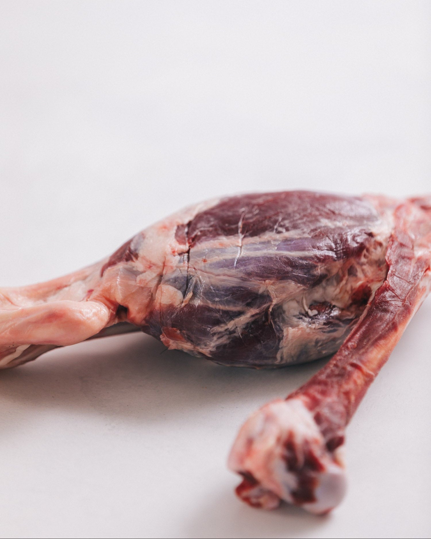 長崎県対馬 猪 トモサンカク・スネ付骨 1.5~2kg 冷凍