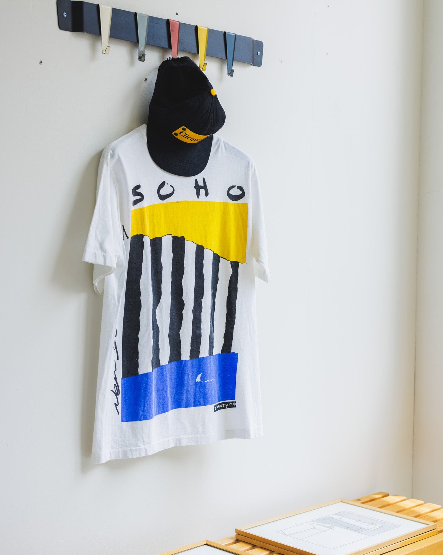 90年代 ヴィンテージ  ソーホー GRAVITY GRAPHICS アートプリント Tシャツ