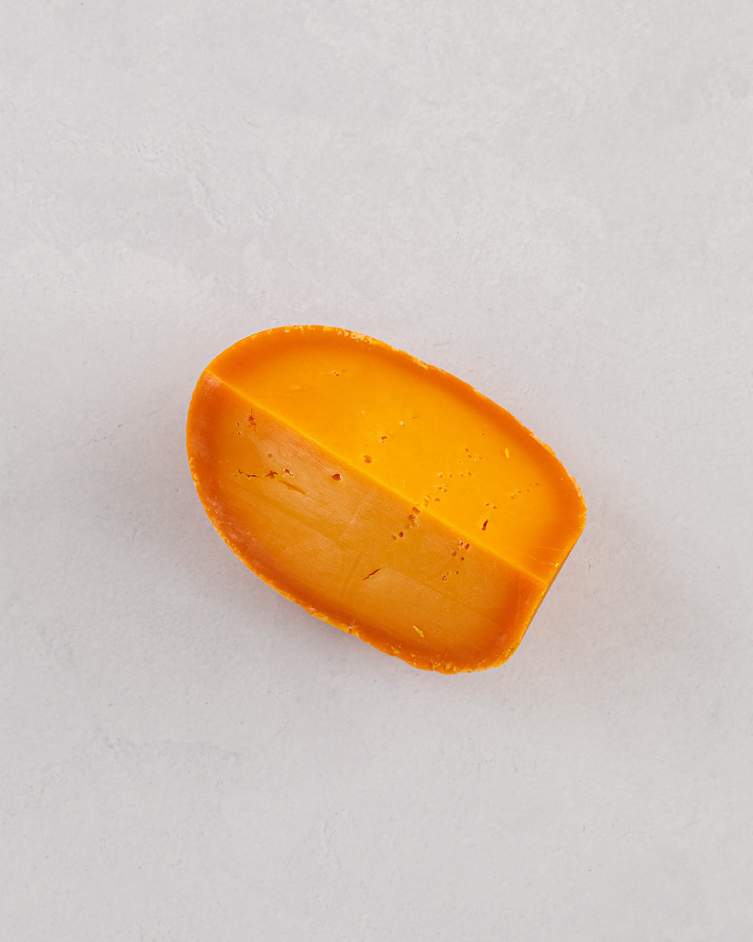 北海道興部町 チーズ ミモレット 1/2（800g）
