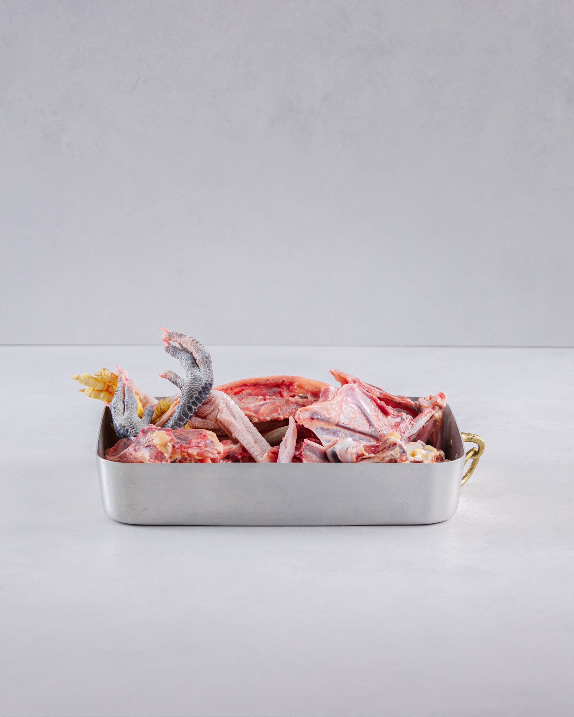 静岡県伊豆産 天城軍鶏 ガラ（約1kg）冷蔵 – A RESTAURANT FOODS