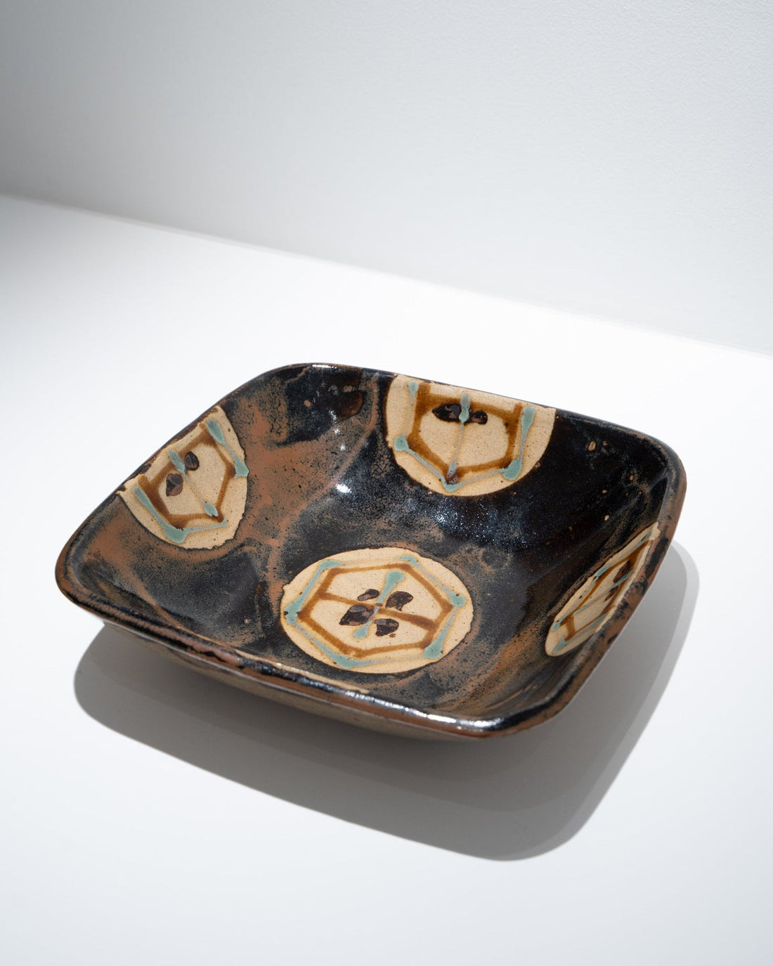 濱田庄司　赤絵丸紋角鉢