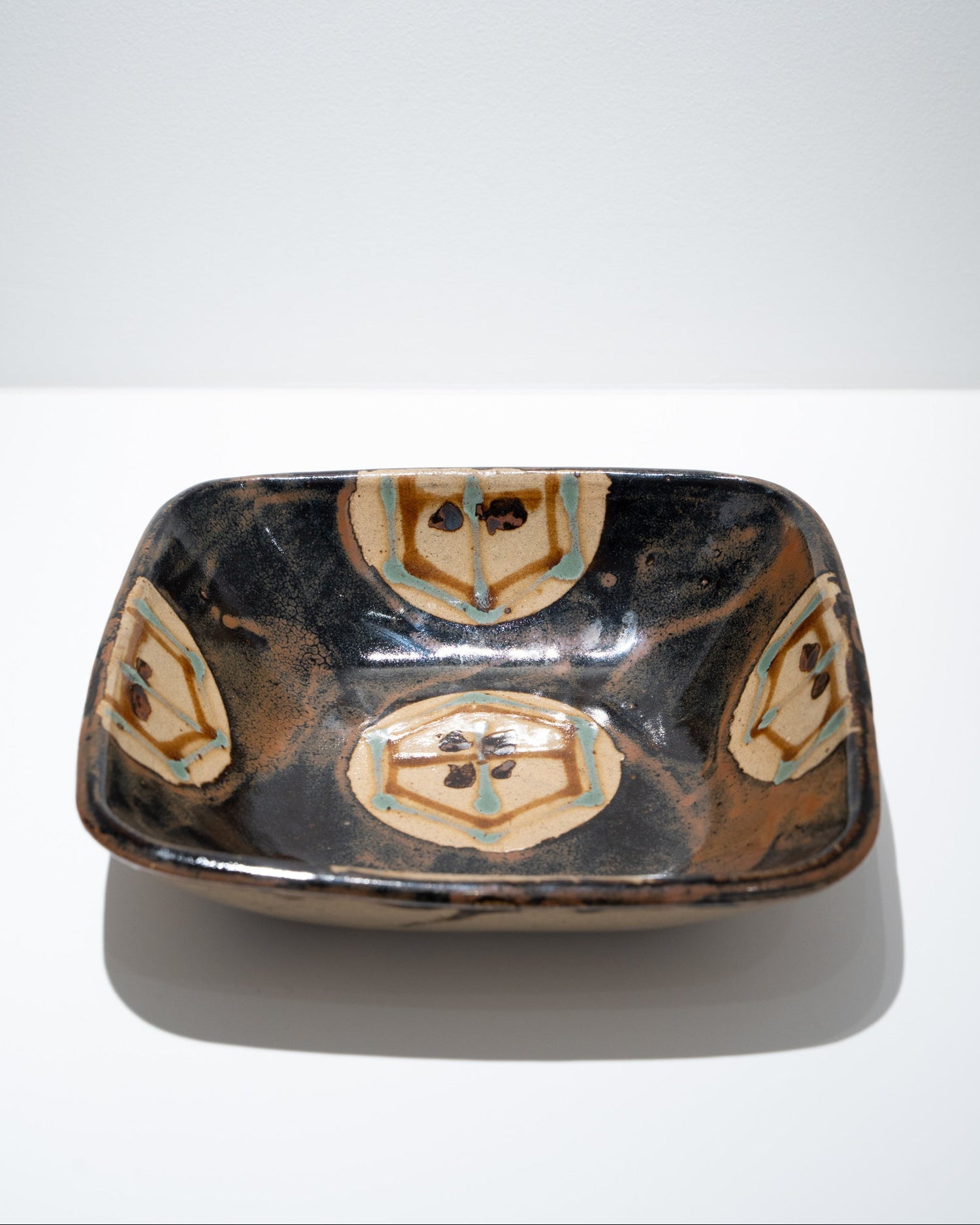 濱田庄司　赤絵丸紋角鉢