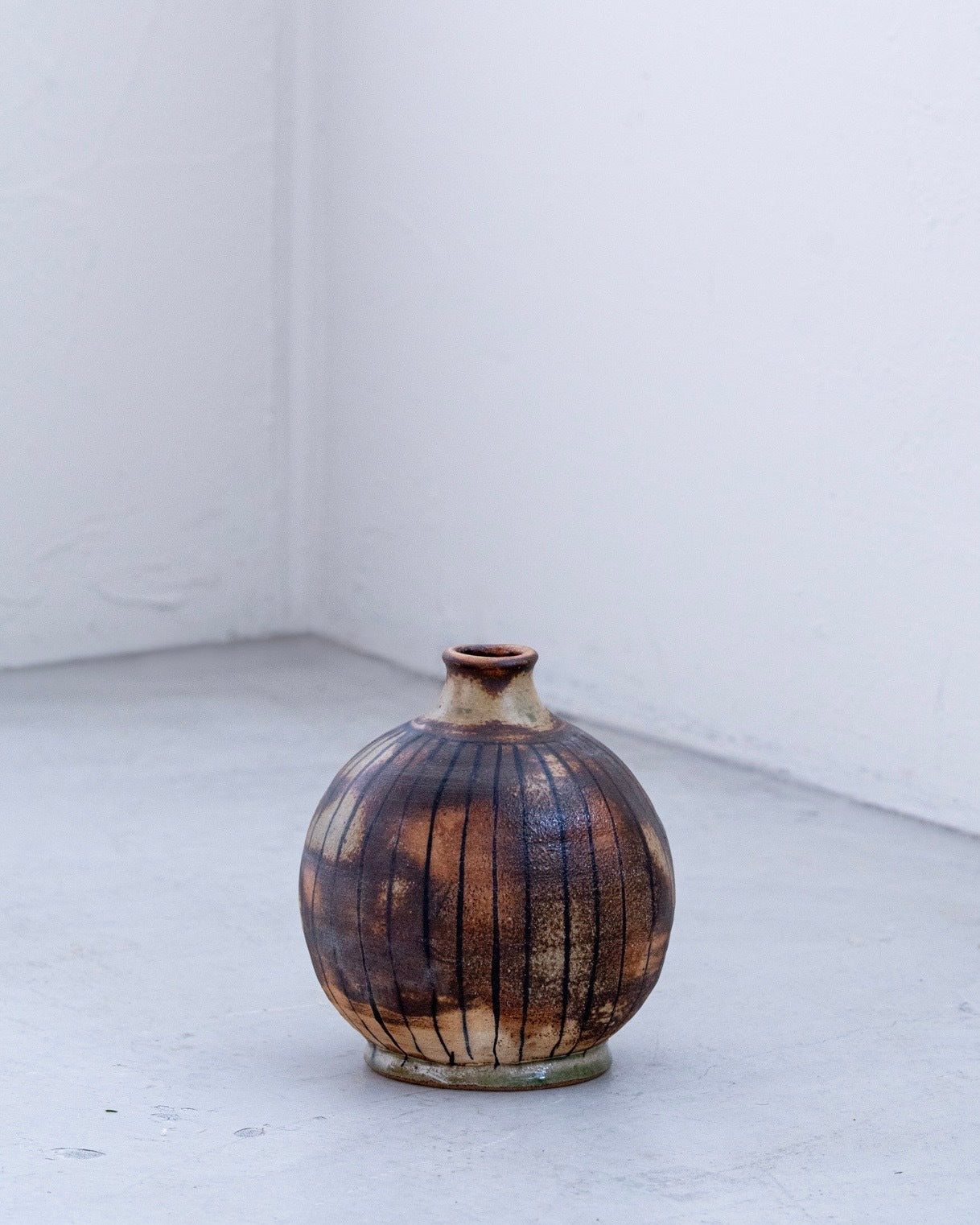 ヴィンテージフラワーベース（multi F）