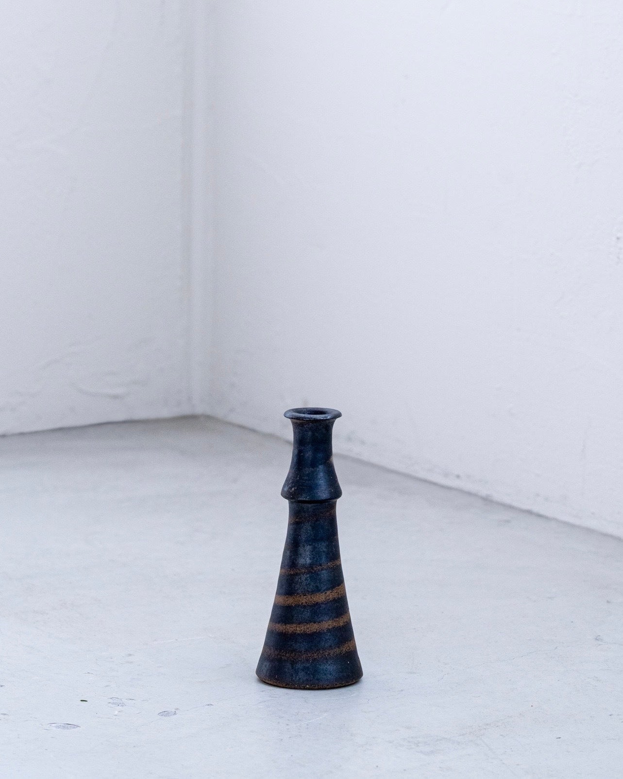 ヴィンテージフラワーベース（multi D）