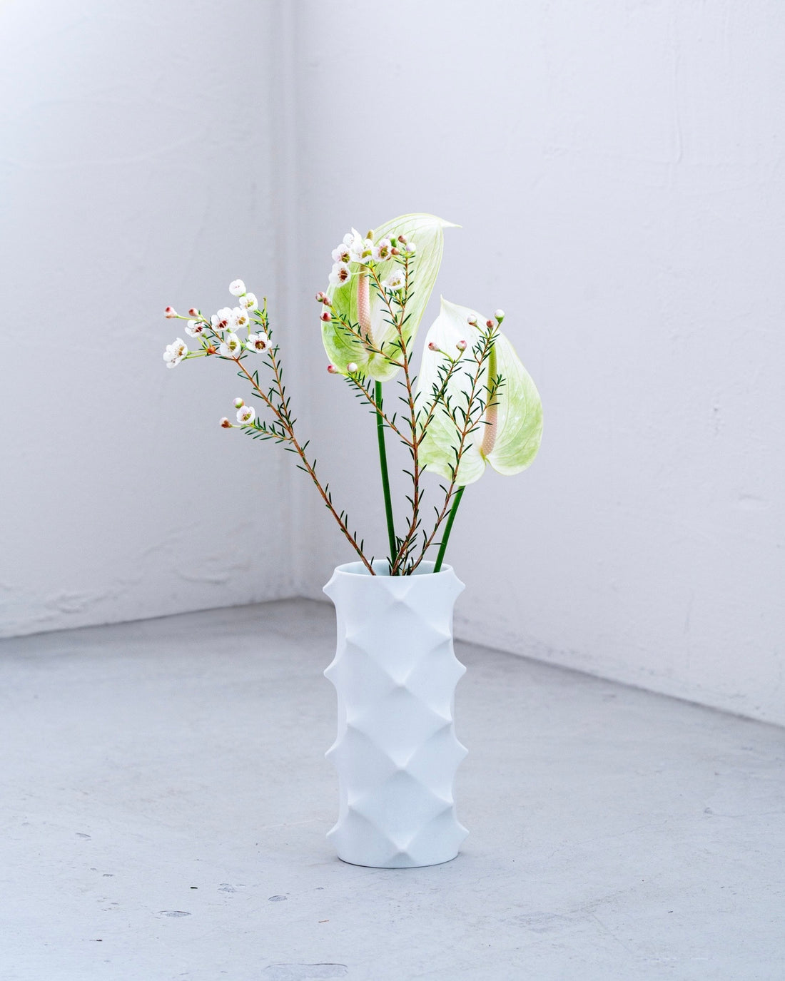 ヴィンテージフラワーベース（white A）