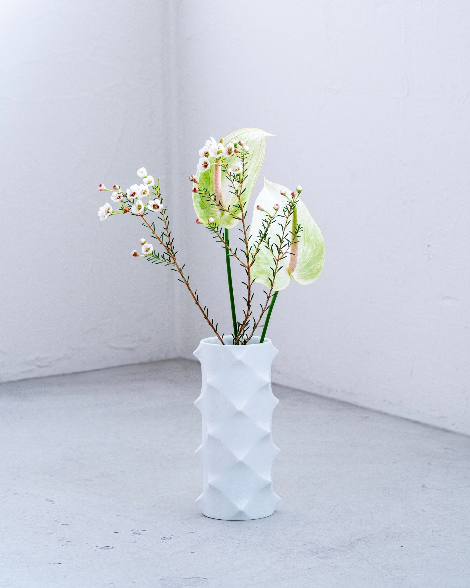 ヴィンテージフラワーベース（white A）